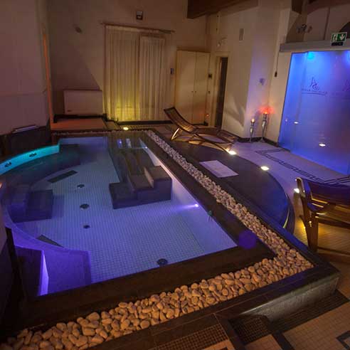 Piscina e zona benessere